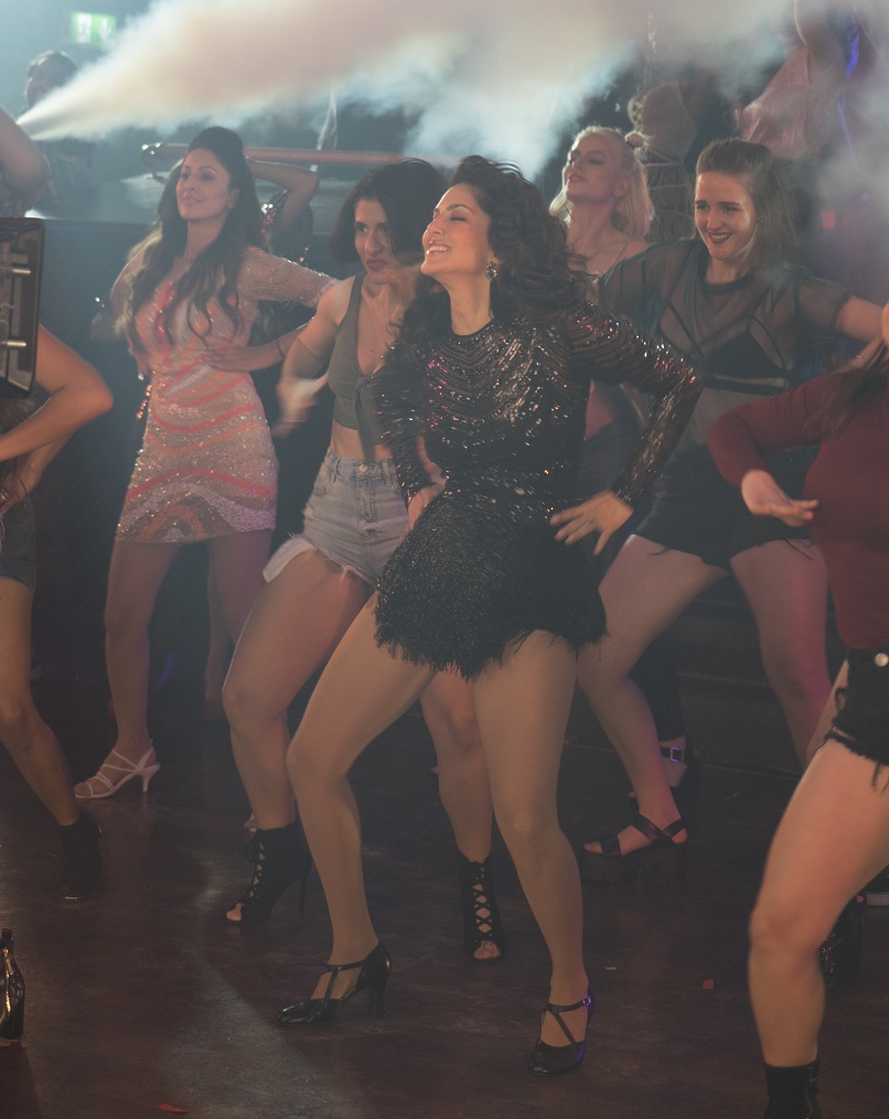 नेपाली गीतमा यसरी नाच्दै छिन् बलिउडकी सन्नी लियोन&nbsp;