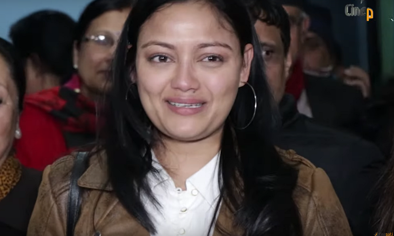 'आमा' हेरेपछि सम्हालिन सकिनन् ॠचा (भिडियो) 