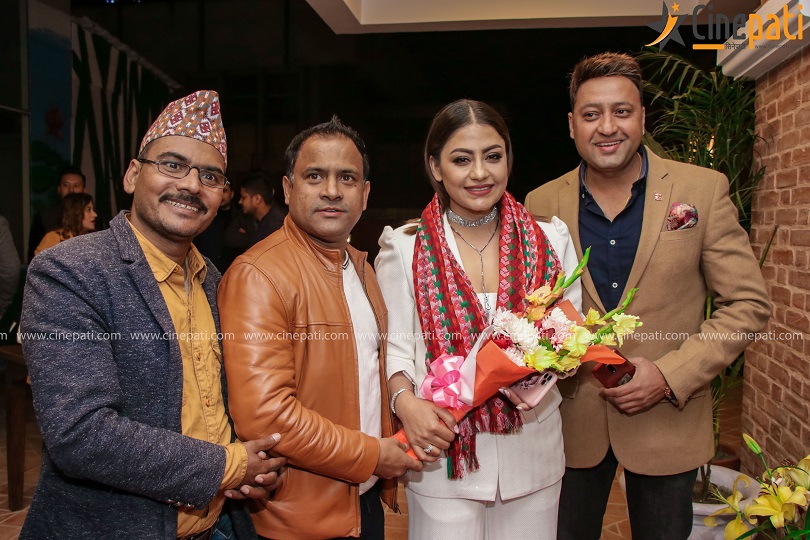 को-को पुगे श्वेताको जन्मदिन पार्टीमा