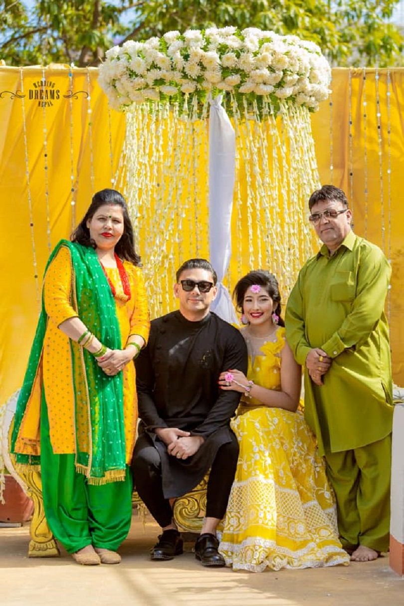 आँचल र उदिपले लगाए एक अर्काको नामको मेहेन्दी(फोटो फिचर) 