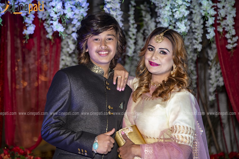 तस्बिरमा कविता र अनुभवको माया (फोटो फिचर) 