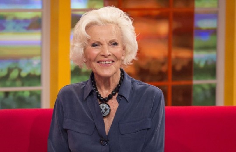  'एभेन्जर्स' अभिनेत्री अनर ब्ल्याकम्यानको मृत्यु