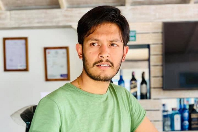 ५० कोरस डान्सरलाई बलेको सहयोग(भिडियो)
