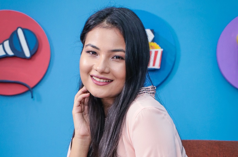 तस्बिरमा गायिका स्मिता दाहालको सुन्दरता(फोटो फिचर)