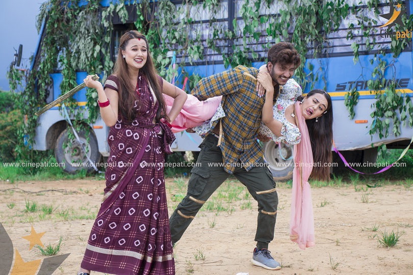 तस्बिरमा नाजिर, रियाशा र स्वस्तिमाको केमेस्ट्री