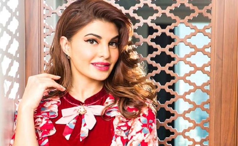 ज्याकलिनले ३ वर्षको लागि महाराष्ट्रका दुई गाउँको हेरचाह गर्ने 