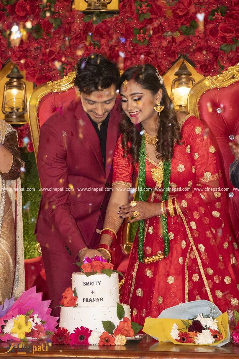 बिहेको रिसेप्सन लुक्समा रेश्मा र बिजु (फोटो फिचर)&nbsp;