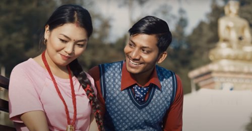 मधेस र पहाडको प्रेम कथामा नाजिर र अनुको 'सरला'  (भिडियो)