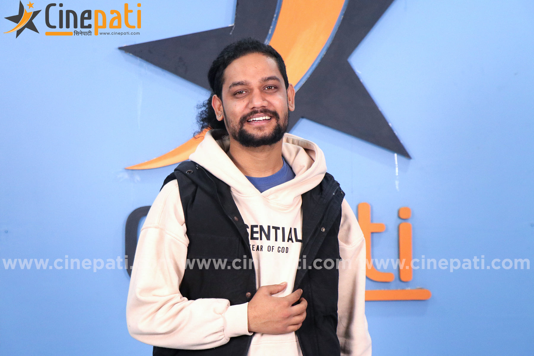 आइडलबाट बाहिरिएका राजकुमारको गायन यात्राको कथा (भिडियो अन्तरवार्ता)  