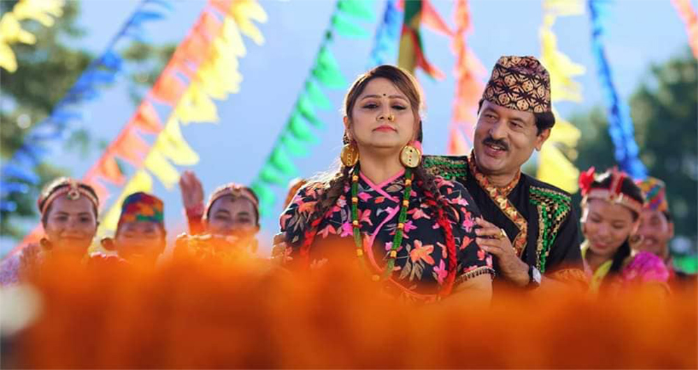 दीपाश्री र प्रेमराजाको &lsquo;पीपल डाँडे साइली&rsquo; रिलिज (भिडियो)