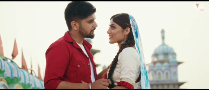 अस्मितालाई "जोबन दिने कि नदिने" भन्दै महेश (भिडियो)