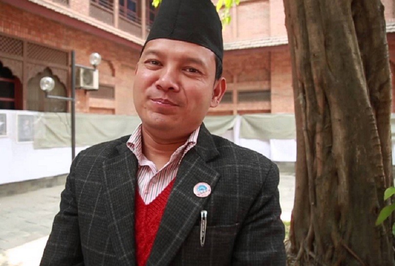 होहल्ला गरेको भन्दै प्रहरीको हिरासतमा गायक बद्री पंगेनी&nbsp;