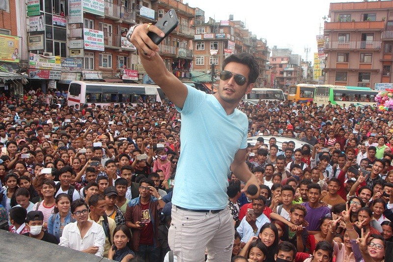 &lsquo;प्रेमगीत २&rsquo;को कन्सर्टमा रमाउन दर्शकको भिड&nbsp;