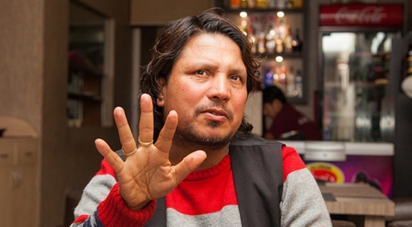दीपक भन्छन् 'महिलामाथि बोतलको रक्सी खन्याएर नाचेको दृश्यलाई के भन्ने?&rsquo;